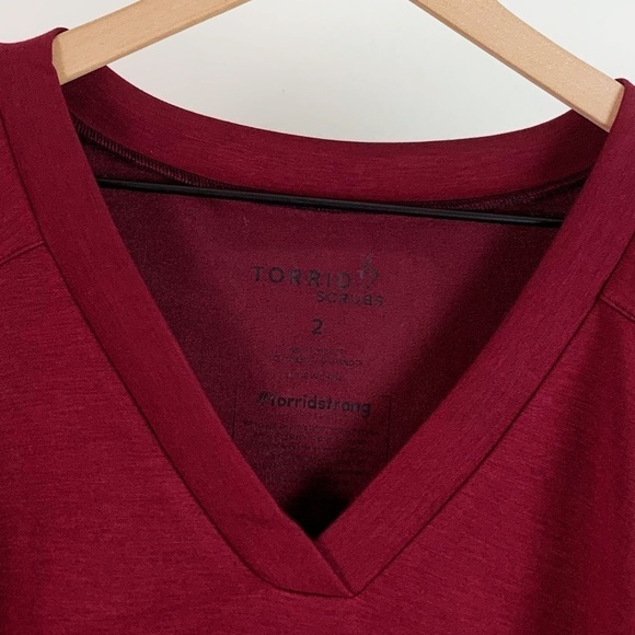 NWT TorridStrong Waistband Short Sleeve Scrub Top In Burgundy - Picture 7 of 10